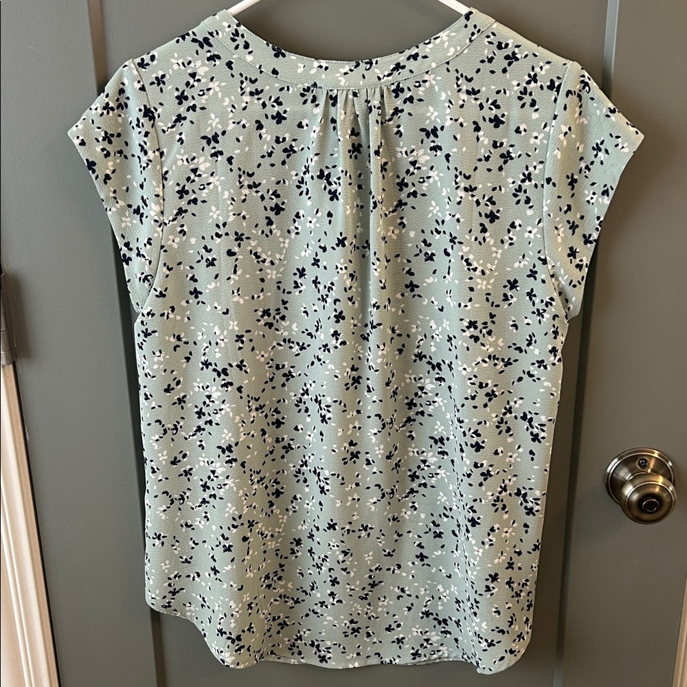 41 Hawthorn Floral Blouse - Mint Green and Navy Stitch Fix Size Medium - Picture 5 of 6